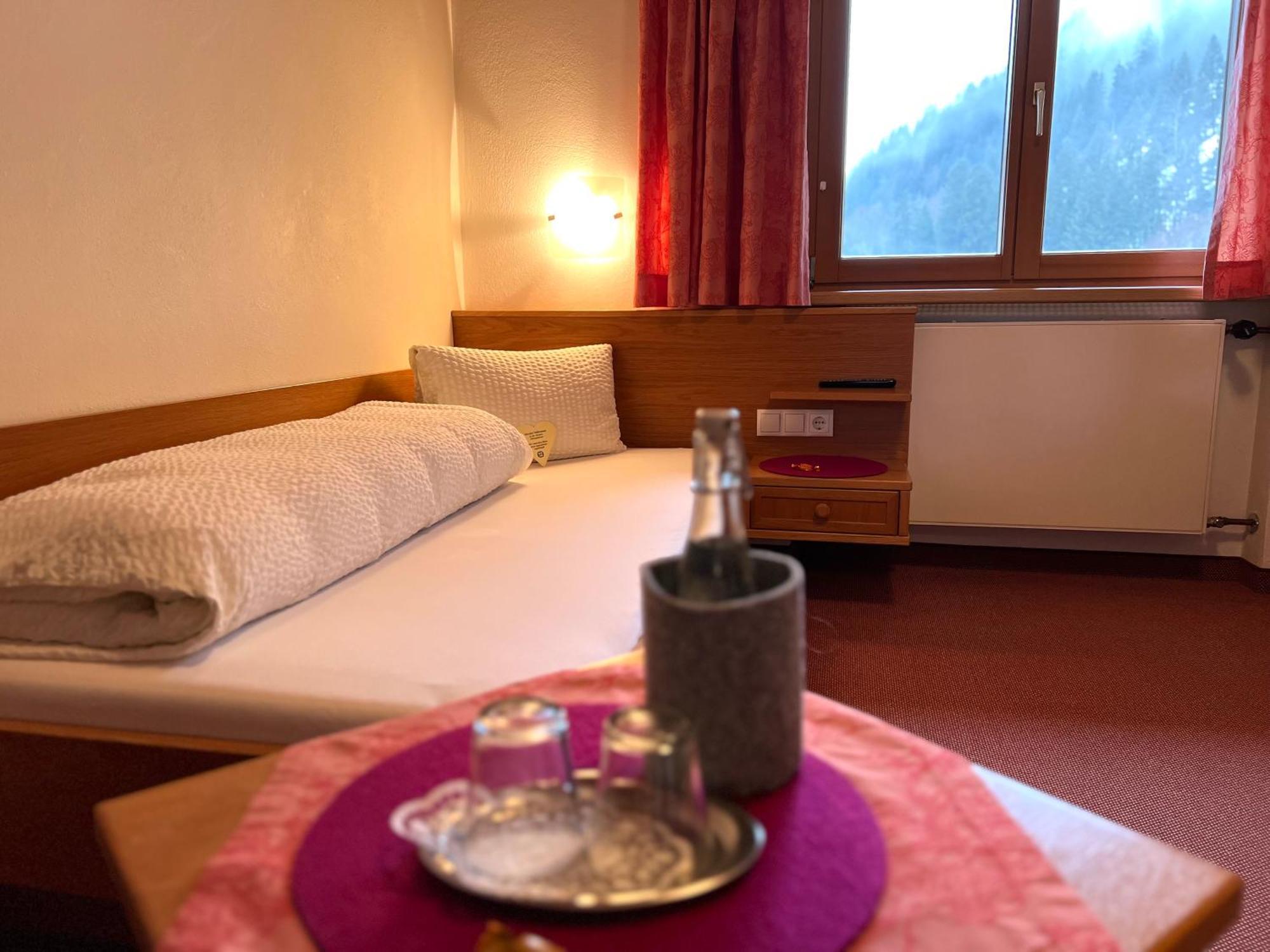 Pension Christophorus Hotel Garni Партенен Экстерьер фото